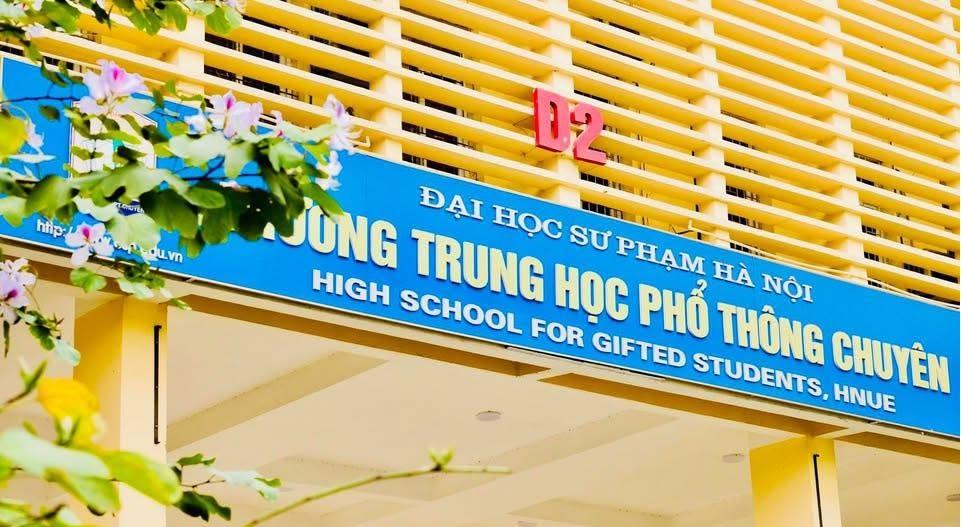 Ngôi trường của nữ sinh vừa giành thủ khoa toàn quốc khối A01: 'Cái nôi' đào tạo nhiều 'thần đồng', mang về hơn 40 huy chương Olympic Toán quốc tế Ngôi trường của nữ sinh vừa giành thủ khoa toàn quốc khối A01: 'Cái nôi' đào tạo nhiều 'thần đồng', mang về hơn 40 huy chương Olympic Toán quốc tế