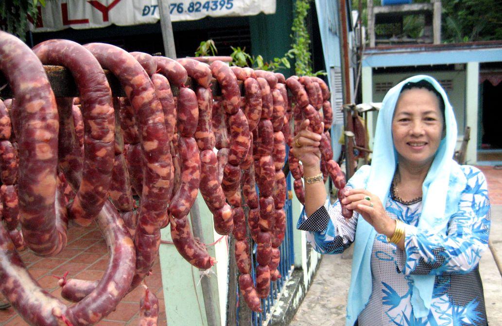 Tung lò mò – hương vị lạ khiến thực khách ăn rồi khó quên Tung lò mò – hương vị lạ khiến thực khách ăn rồi khó quên