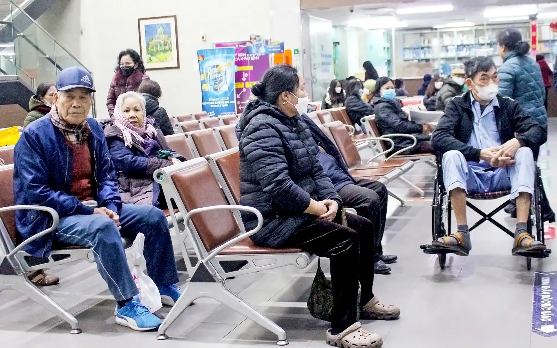 Bác sĩ cảnh báo nguy cơ đột quỵ, viêm phổi khi trời lạnh sâu