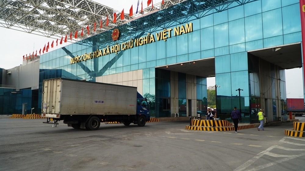 Hơn 11.000 tấn hàng qua Móng Cái trong 3 ngày lễ, chuỗi cung ứng vận hành ổn định