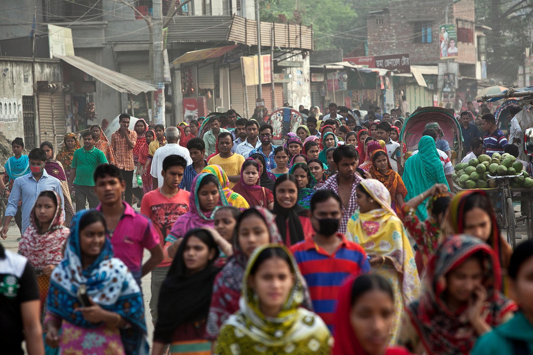 20150413-bangladesh-slide-nxul-superjumbo_1780456072.jpg