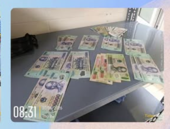 Phát hiện cọc tiền 500.000 đồng trên hành lang, Bệnh viện K lập tức xác minh