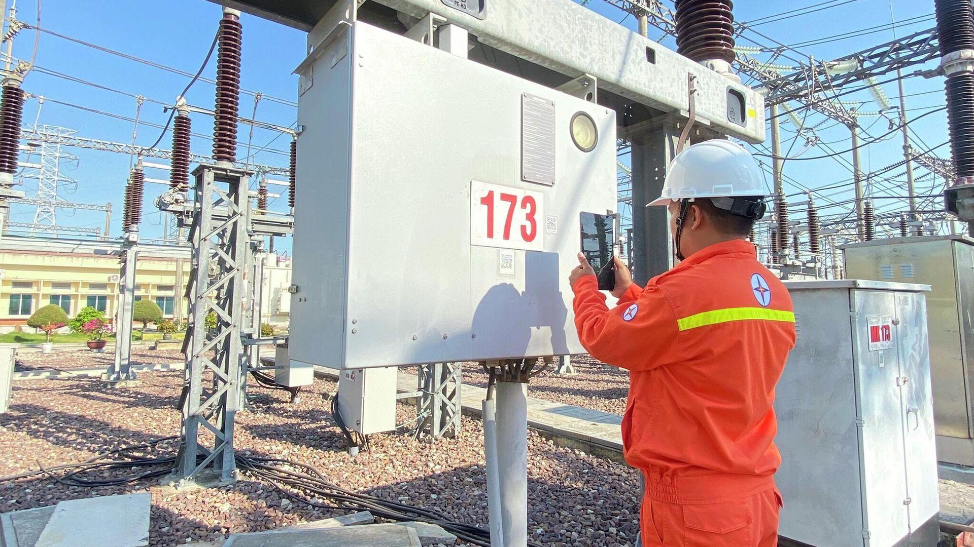 Sau 8 tháng đầu năm, EVN xóa sạch lỗ lũy kế và báo lãi hơn 12.200 tỷ đồng Sau 8 tháng đầu năm, EVN xóa sạch lỗ lũy kế và báo lãi hơn 12.200 tỷ đồng