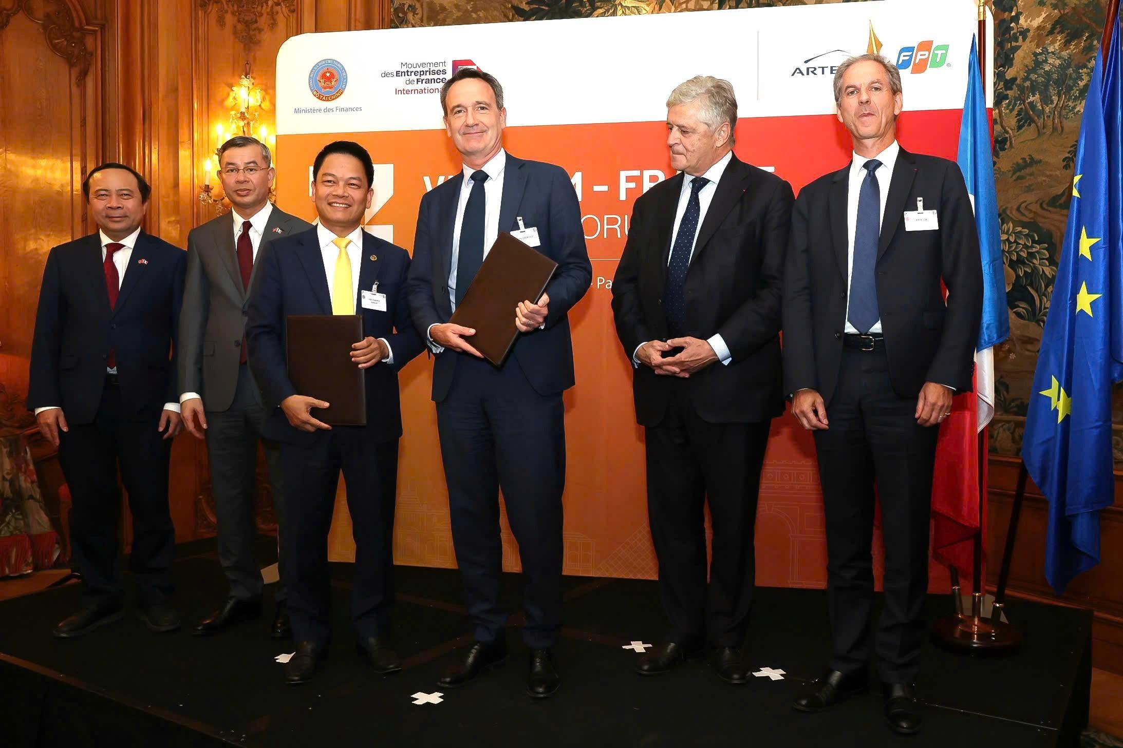 T&T Group hợp tác cùng TotalEnergies của Pháp phát triển dự án điện khí LNG Long Sơn 1.500 MW tại Việt Nam
