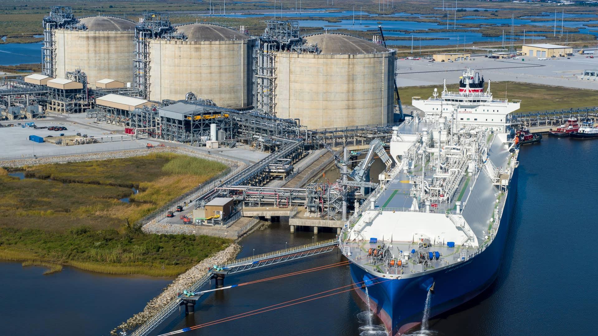 anh-4_khong-chi-la-nha-san-xuat-cung-cap-lng-thu-3-the-gioi-totalenergies-con-co-kinh-nghiep-quoc-te-trong-phat-trien-xay-dung-va-van-hanh-nhieu-nha-may-dien_1789956309.jpg