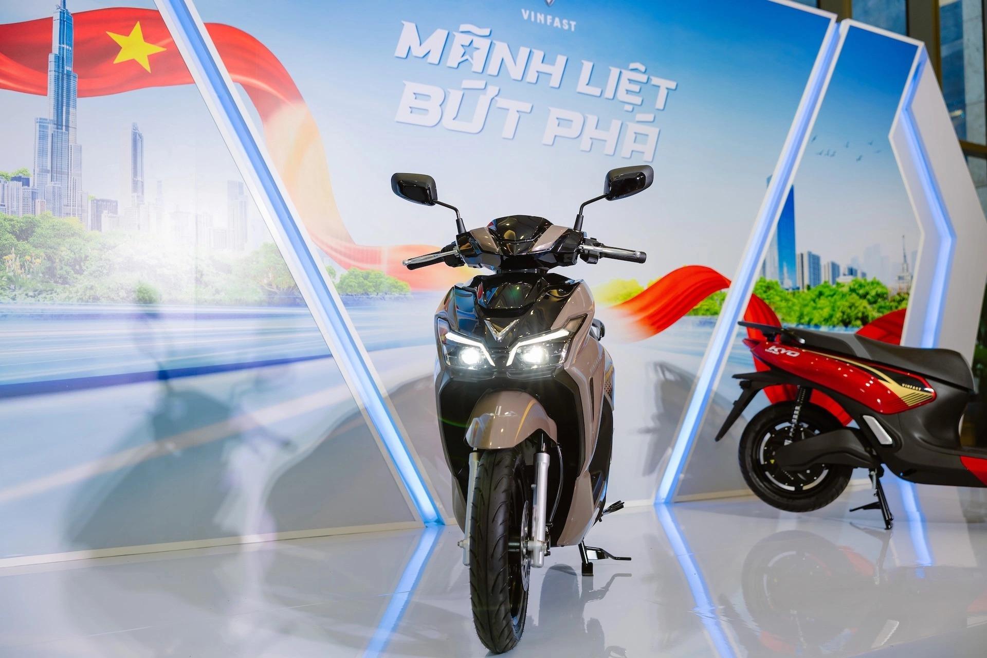 Mẫu xe máy điện đổi pin vận tốc 90 km/h của VinFast đang được ưu đãi tới 6 triệu đồng