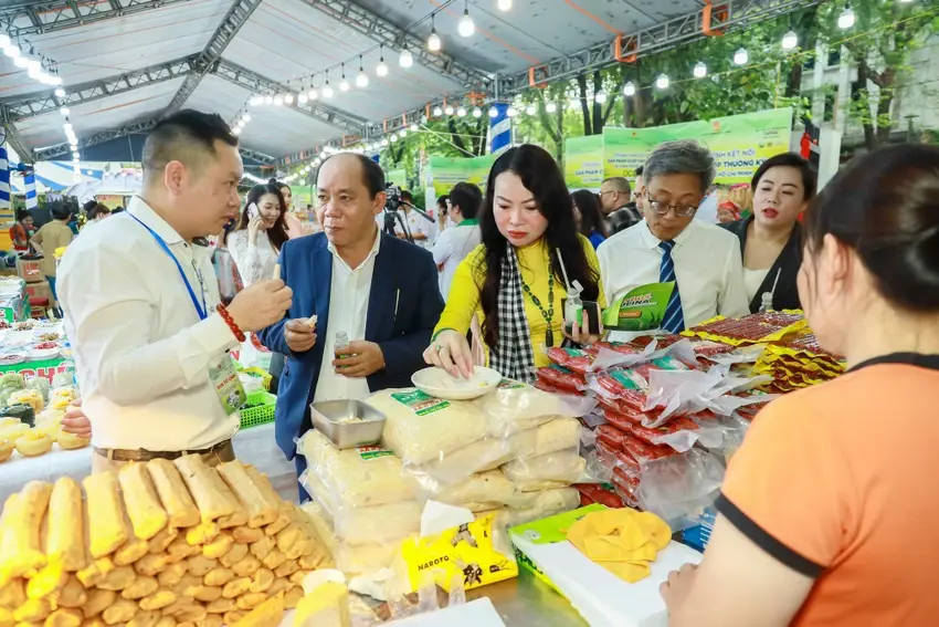 Sản phẩm OCOP chiếm lĩnh giỏ quà tết nhờ giá trị văn hóa và niềm tin chất lượng