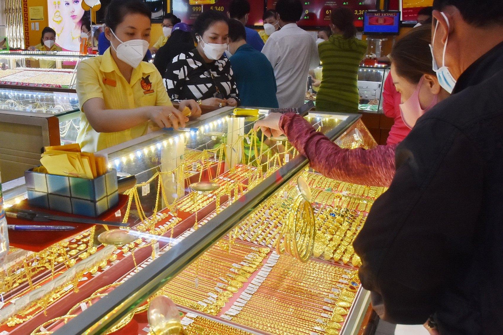 Bảo Tín Minh Châu, SJC, Phú Quý đồng loạt ra ra thông báo 'nóng' Bảo Tín Minh Châu, SJC, Phú Quý đồng loạt ra ra thông báo 'nóng'