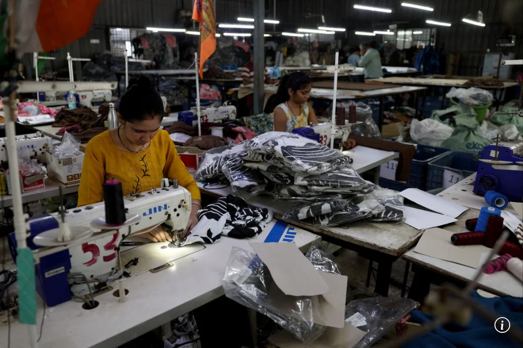 Ngành dệt may châu Á khốn đốn vì giá polyester tăng vọt 30% do chiến sự Iran