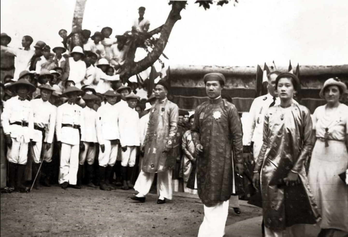 Vị Hoàng hậu duy nhất của triều Nguyễn được phép mặc áo màu vàng, 'thách cưới' nhà vua bằng 4 điều kiện đặc biệt