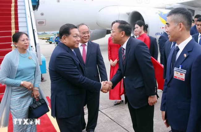 Tổng thống Cộng hòa Liên bang Myanmar và Phu nhân bắt đầu thăm chính thức Việt Nam