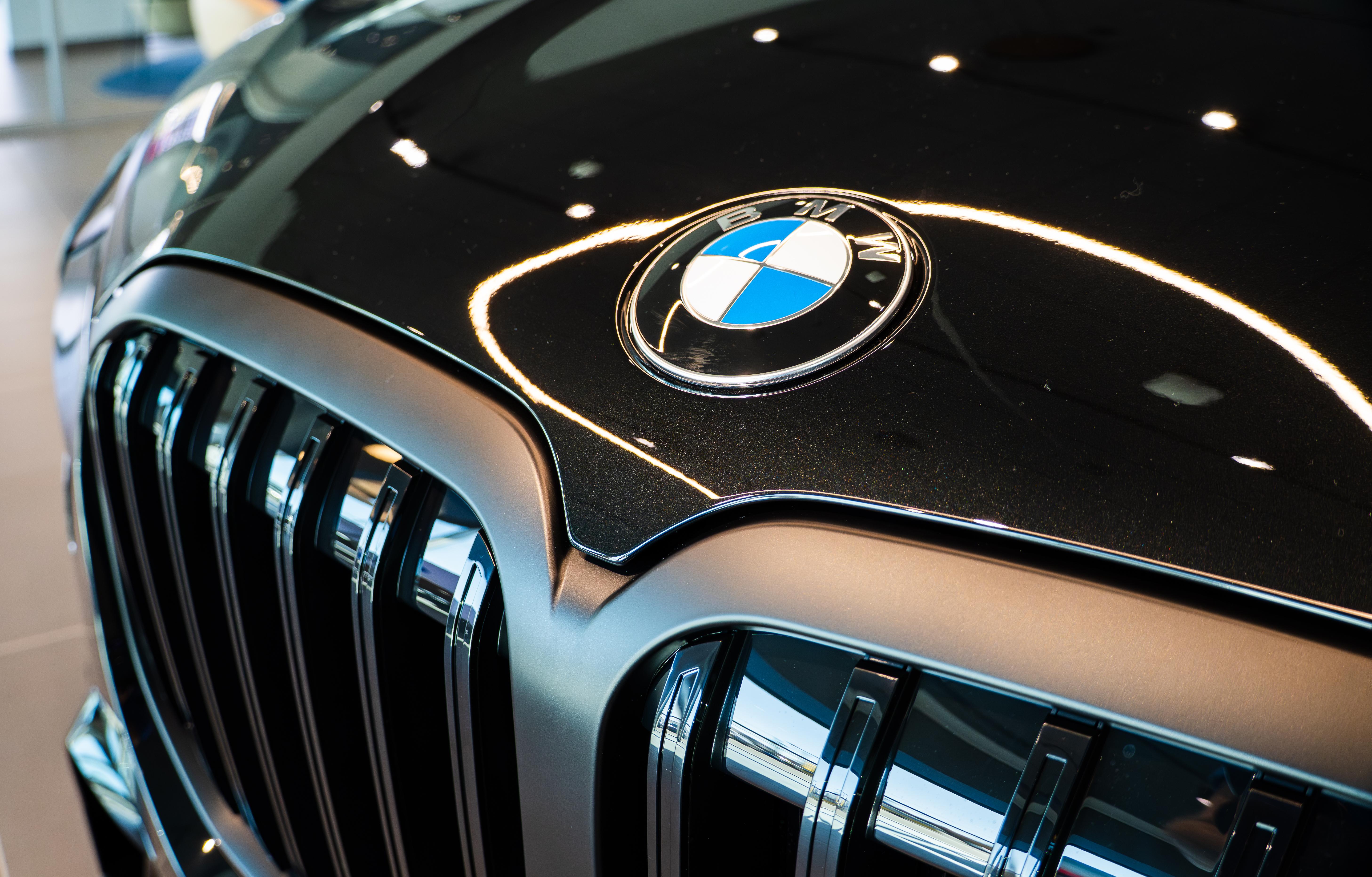 Đánh bại loạt đối thủ sừng sỏ, BMW chứng minh điều gì để giữ ngôi vương trên bảng xếp hạng xe sang 90 năm tuổi