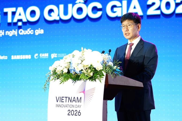 tong-giam-doc-samsung-vn-1-1791083907728768998255_1791103825.jpg