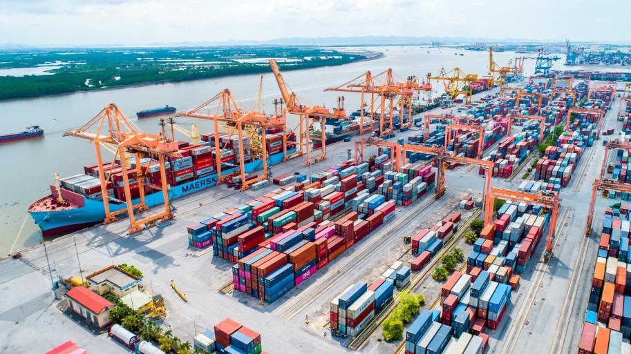 Việt Nam xuất siêu trở lại sau 9 tháng nhập siêu liên tiếp