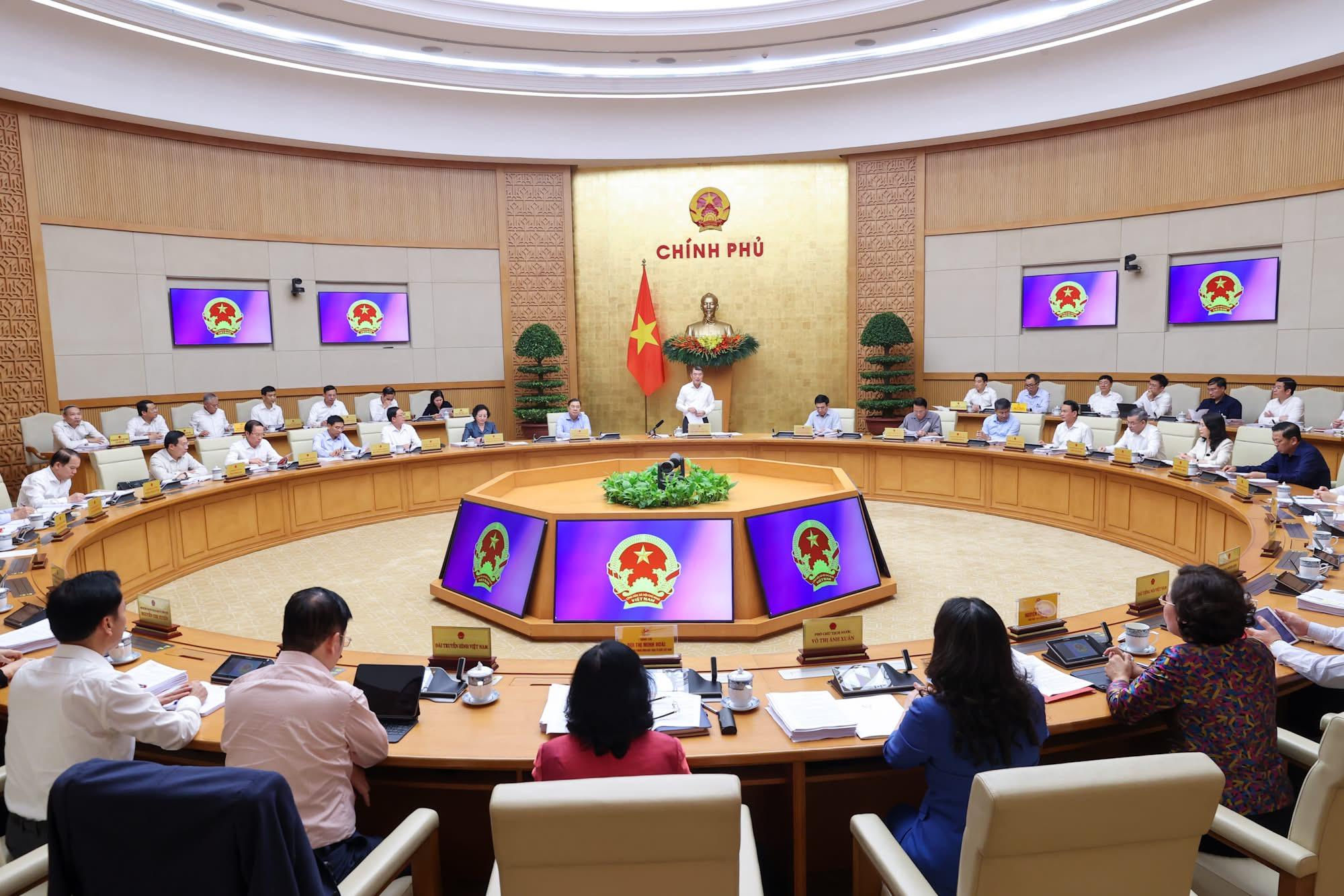 Thủ tướng yêu cầu tiếp tục cắt giảm thủ tục về môi trường, xây dựng, phòng cháy chữa cháy