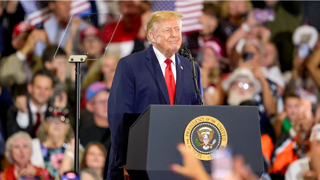 Ông Trump hứa phát hơn 2,3 triệu đồng/người cho hơn 20 triệu dân Mỹ, bị chỉ trích ‘hối lộ để đổi lấy phiếu bầu’ Ông Trump hứa phát hơn 2,3 triệu đồng/người cho hơn 20 triệu dân Mỹ, bị chỉ trích ‘hối lộ để đổi lấy phiếu bầu’