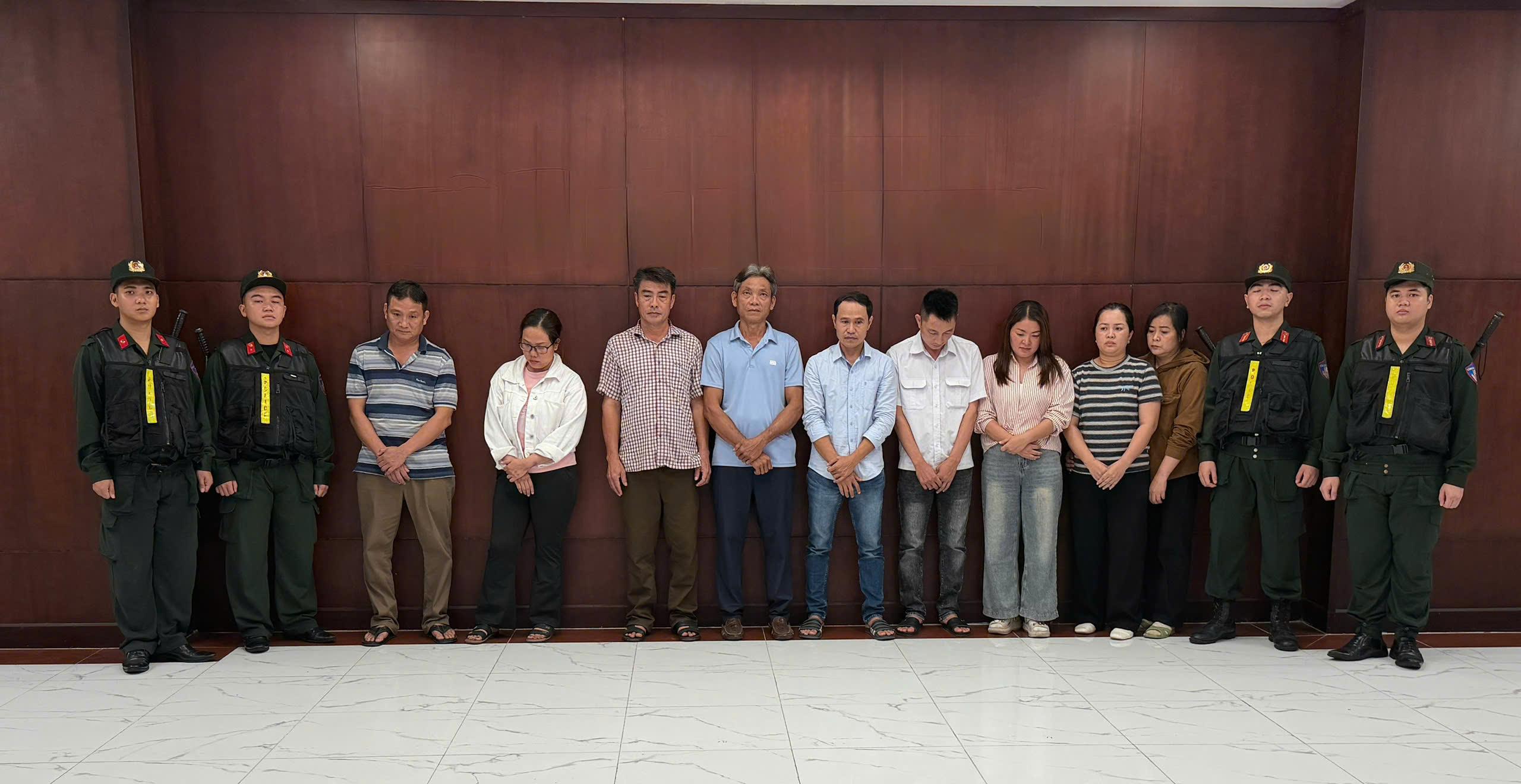 doi-tuong-bi-khoi-to_1791204202.jpg