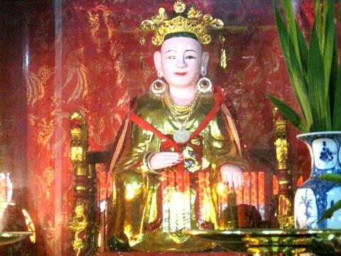 Hoàng hậu duy nhất trong sử Việt từng lên ngôi vua, lấy chồng năm 7 tuổi, sau phải rời cung đi tu Hoàng hậu duy nhất trong sử Việt từng lên ngôi vua, lấy chồng năm 7 tuổi, sau phải rời cung đi tu