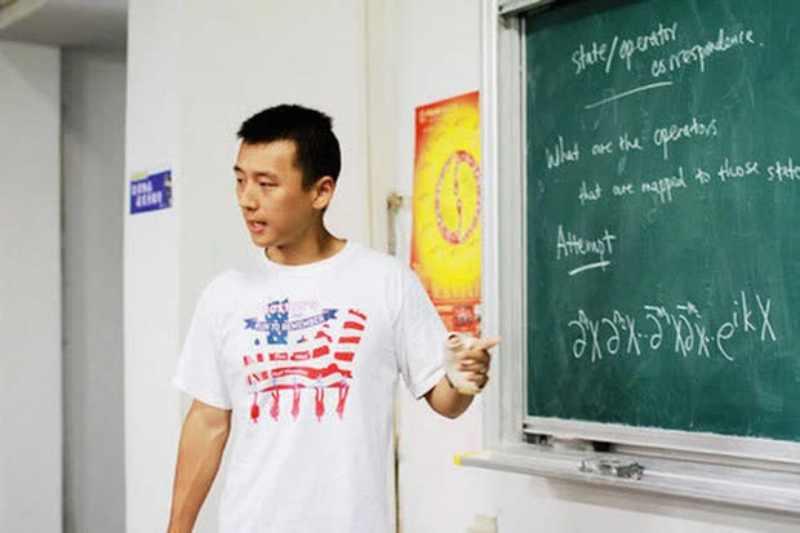 'Thần đồng' 12 tuổi đỗ đại học, nhận học bổng của Harvard, 31 tuổi là Giáo sư, gây chú ý với tin đồn gia nhập OpenAI