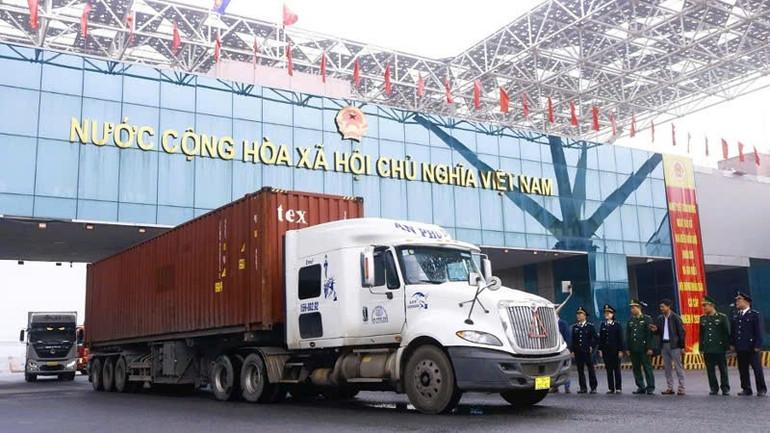 Chính thức thí điểm thông quan hàng hóa vào cuối tuần tại khu vực cầu Bắc Luân II