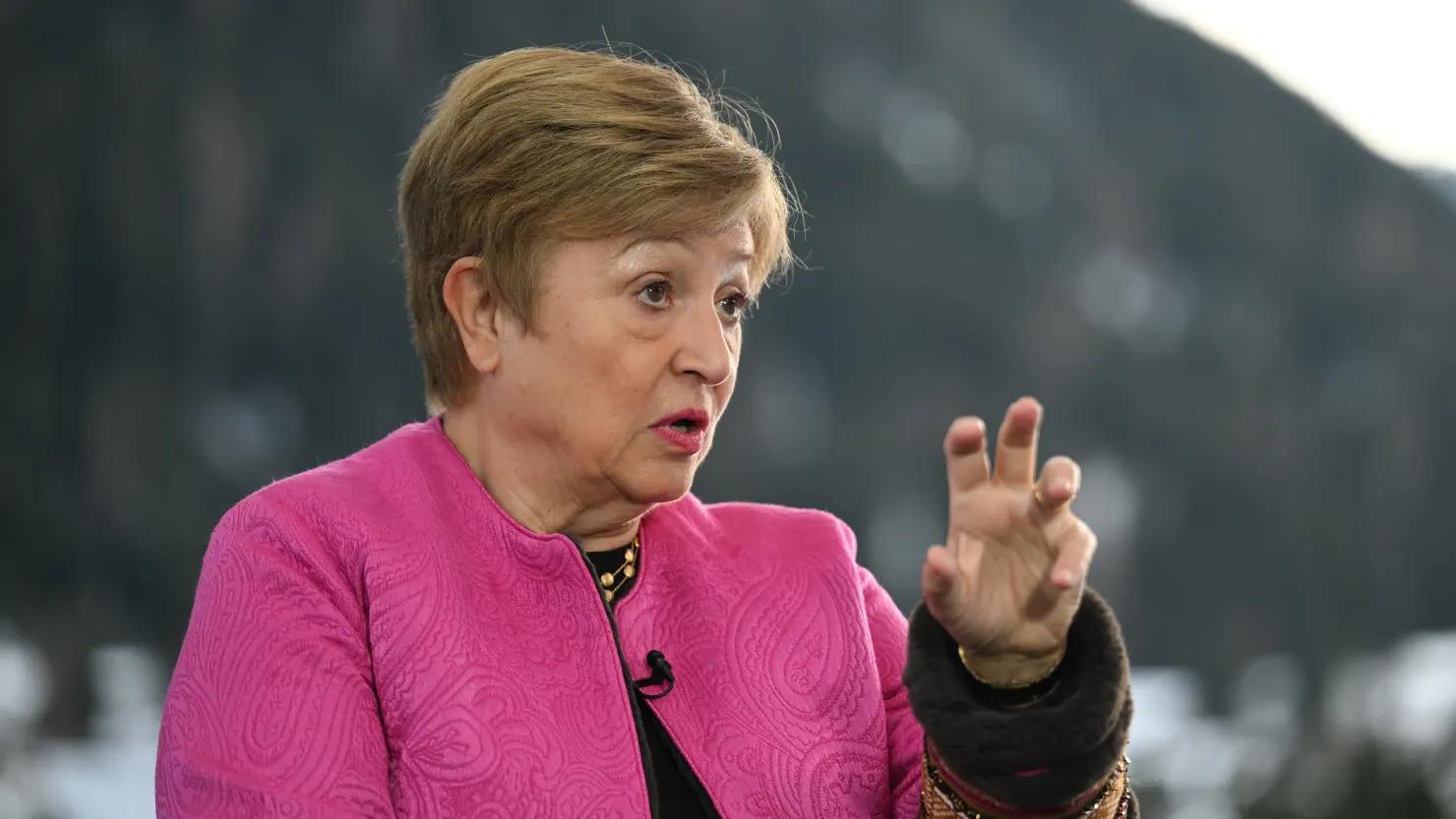 IMF cảnh báo: Mọi con đường đều dẫn đến giá cả cao hơn, tăng trưởng chậm lại IMF cảnh báo: Mọi con đường đều dẫn đến giá cả cao hơn, tăng trưởng chậm lại