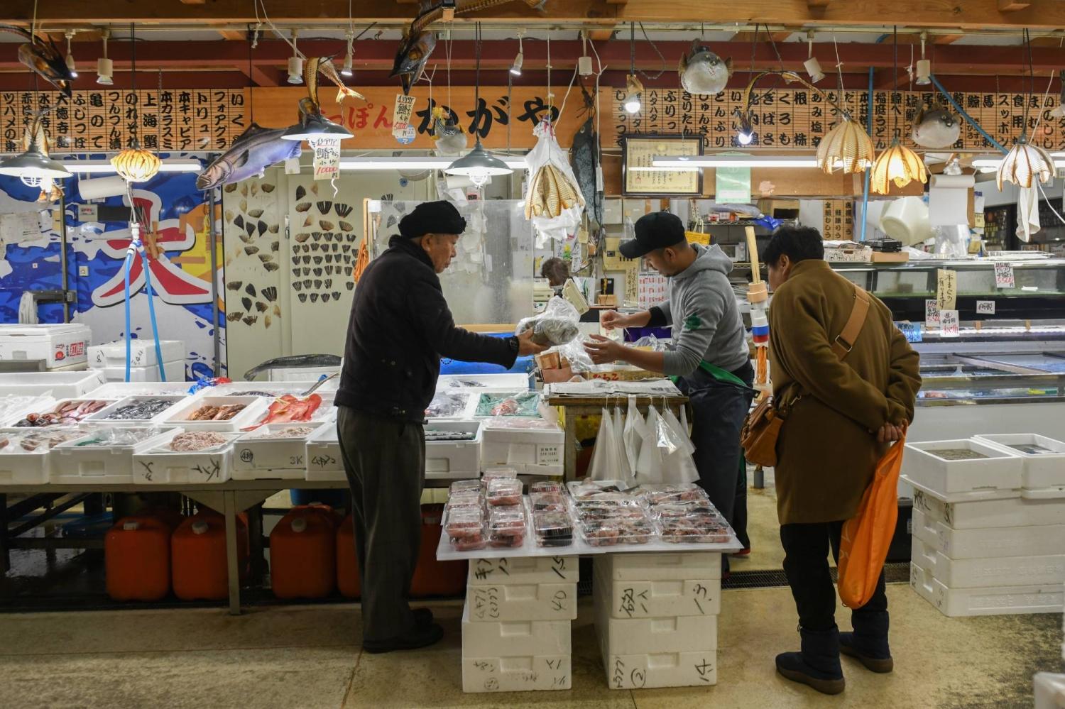 Người dân 'thắt lưng buộc bụng', chuyện gì đã xảy ra tại nền kinh tế lớn thứ 5 thế giới? Người dân 'thắt lưng buộc bụng', chuyện gì đã xảy ra tại nền kinh tế lớn thứ 5 thế giới?