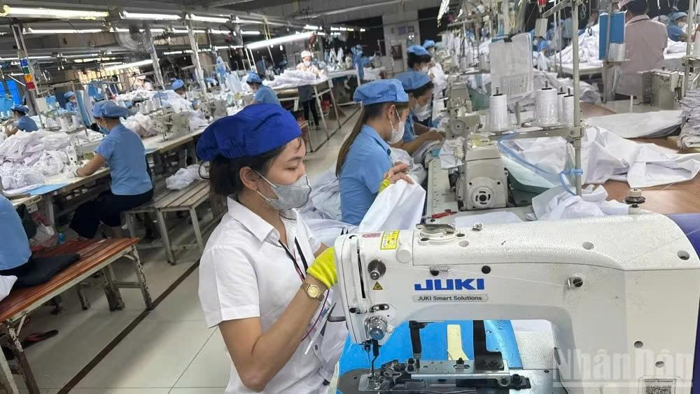 Đề xuất nâng mức hỗ trợ đóng bảo hiểm y tế cho 5 nhóm đối tượng Đề xuất nâng mức hỗ trợ đóng bảo hiểm y tế cho 5 nhóm đối tượng