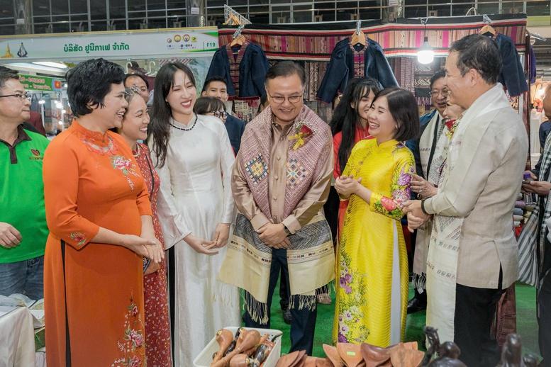 Thương mại Việt Nam – Lào mở rộng dư địa tăng trưởng Thương mại Việt Nam – Lào mở rộng dư địa tăng trưởng