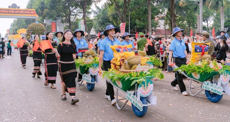 Lễ hội sầu riêng Đắk Lắk 2026: Gần 9.000 tỉ đồng giá trị kết nối và dấu ấn từ vùng trồng Lễ hội sầu riêng Đắk Lắk 2026: Gần 9.000 tỉ đồng giá trị kết nối và dấu ấn từ vùng trồng