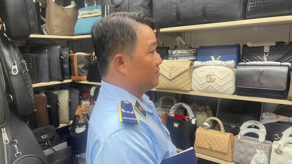 Hàng giả "đại náo" sàn TMĐT: Nỗi lo mua sắm Tết online