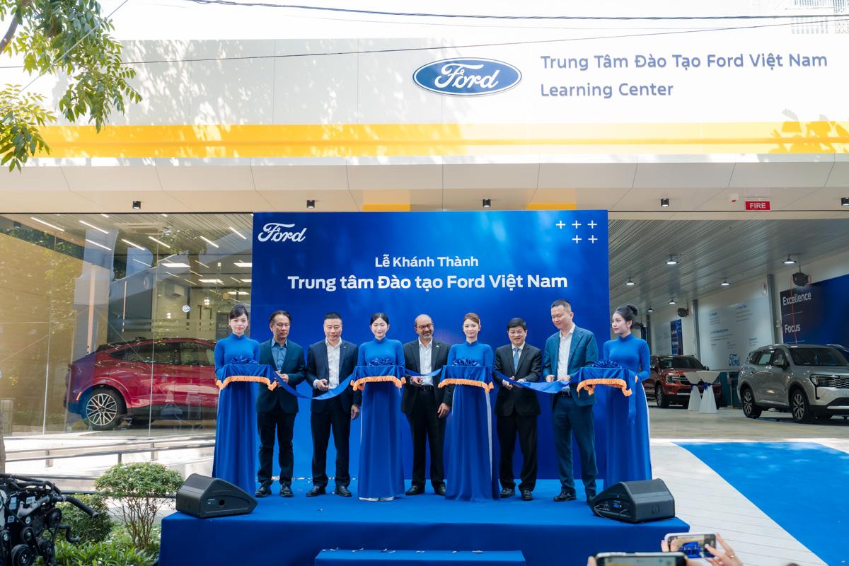 Ford Việt Nam mở Trung tâm Đào tạo kỹ thuật tại TP. Hồ Chí Minh, triển khai học bổng AutoTech 1 tỷ đồng cho sinh viên