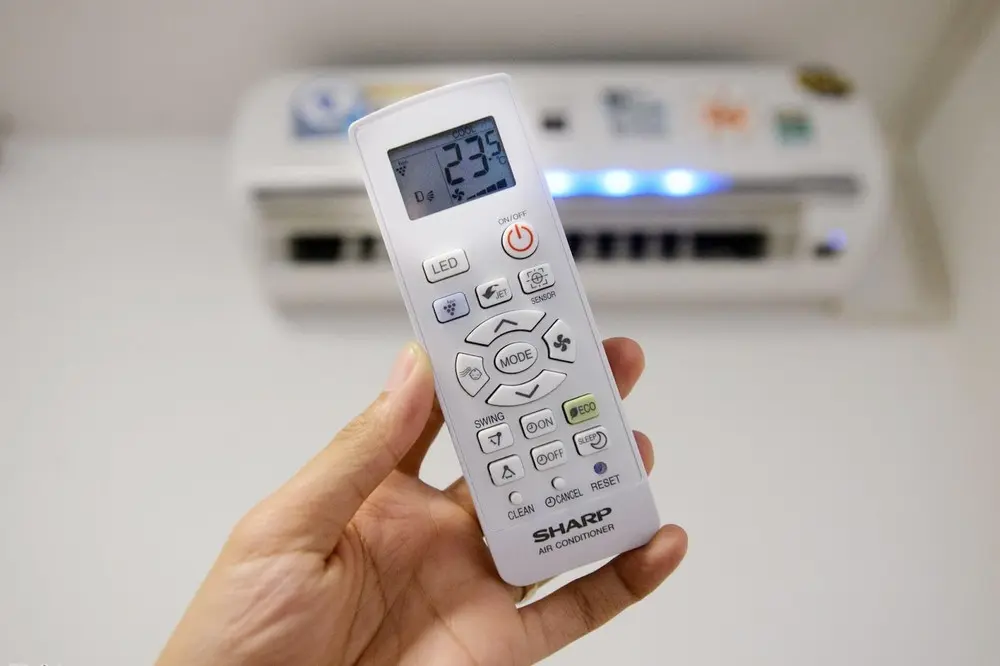 Bác sĩ cảnh báo thói quen dùng điều hòa khiến đường hô hấp "kêu cứu" Bác sĩ cảnh báo thói quen dùng điều hòa khiến đường hô hấp "kêu cứu"