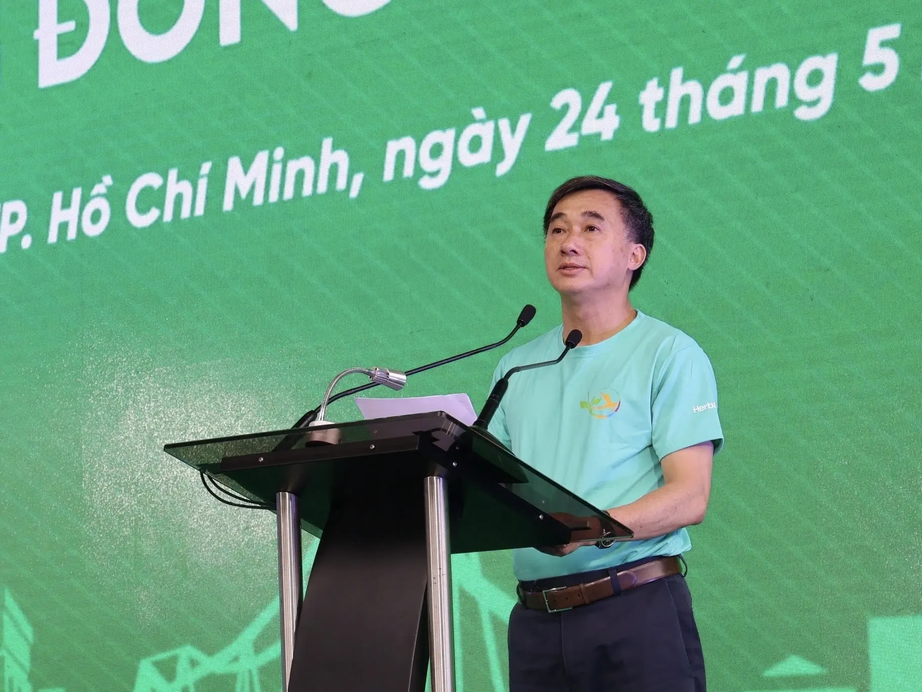 Thứ trưởng Bộ Y tế cảnh báo hệ lụy từ lối sống tĩnh tại và thức ăn nhanh Thứ trưởng Bộ Y tế cảnh báo hệ lụy từ lối sống tĩnh tại và thức ăn nhanh