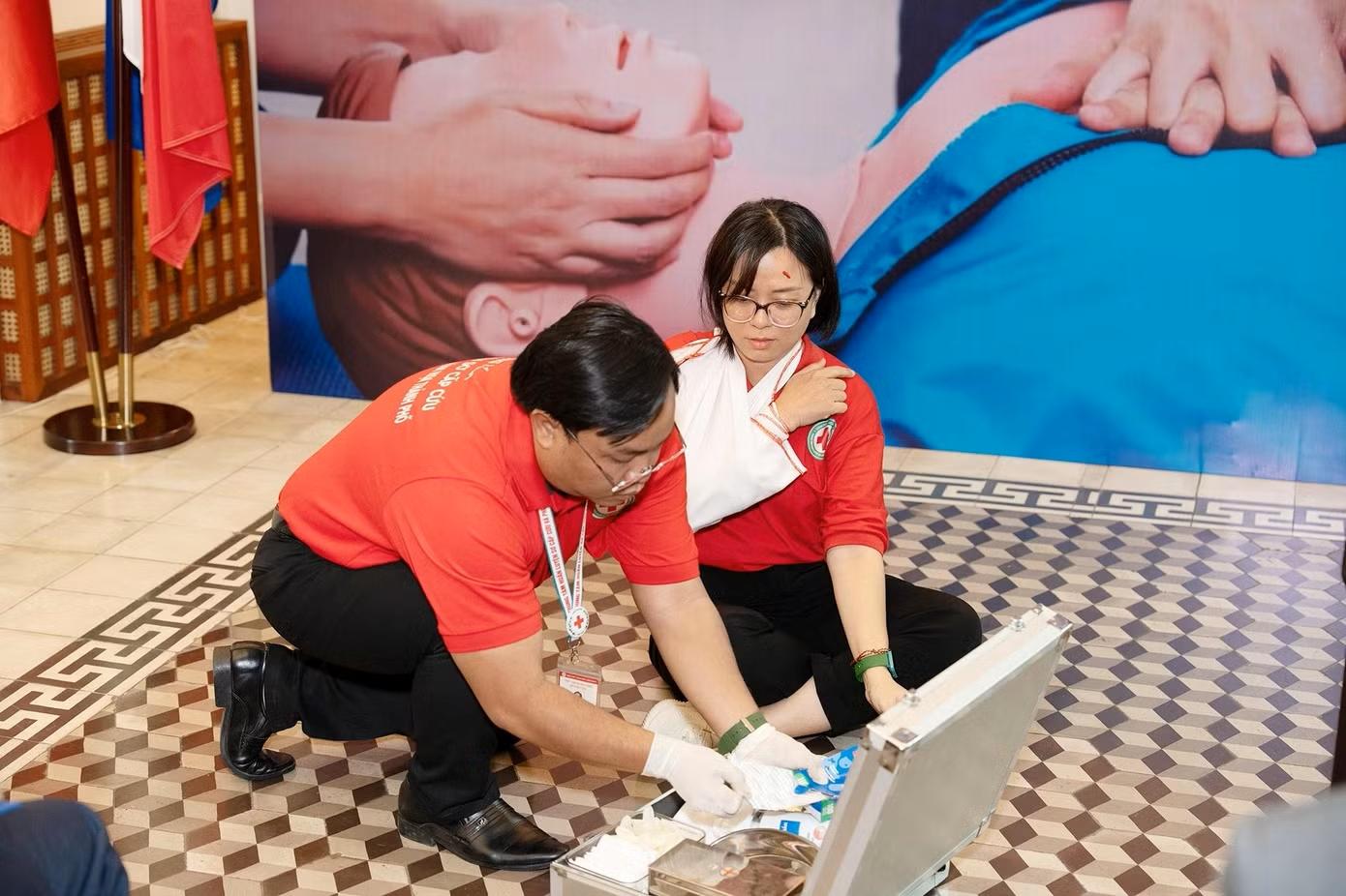 Lỗ hổng sơ cứu ban đầu tại Việt Nam và bài toán xây dựng mạng lưới y tế cộng đồng bền vững