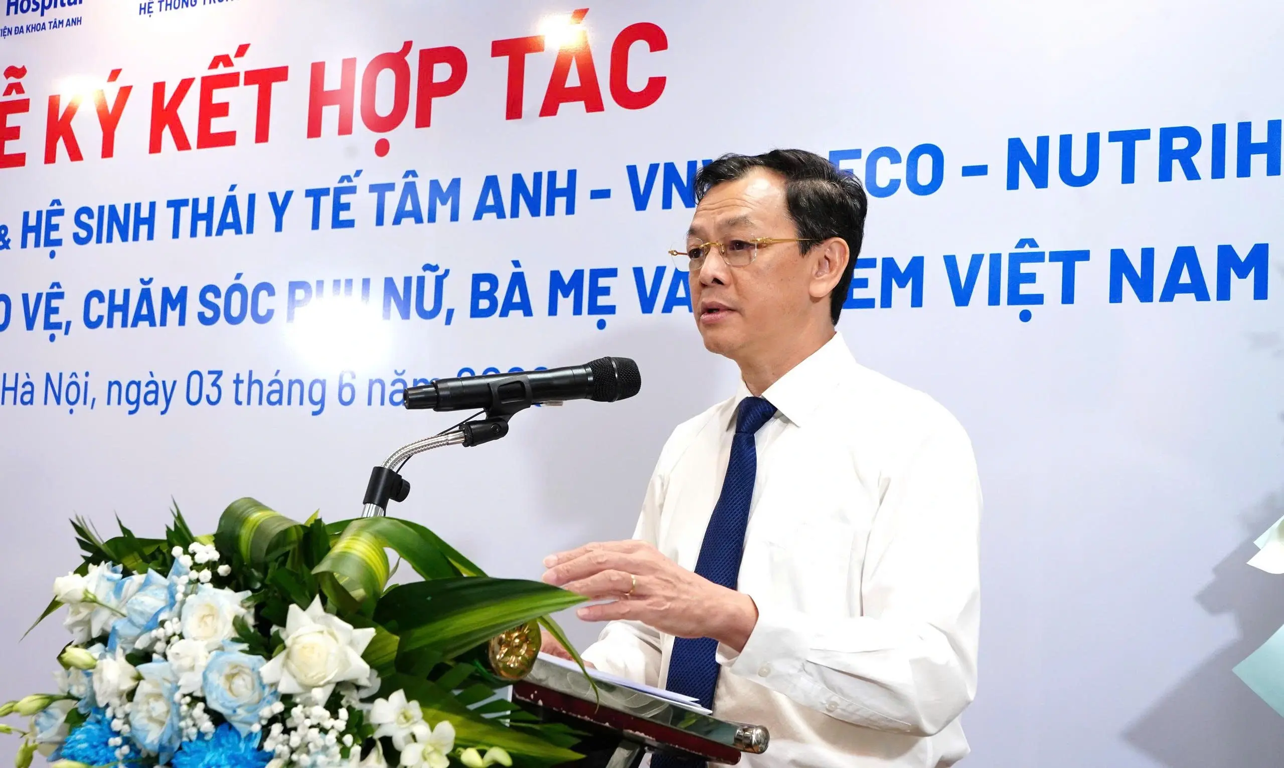 Thứ trưởng Bộ Y tế đề xuất xây dựng ứng dụng trên điện thoại giúp trẻ em cầu cứu