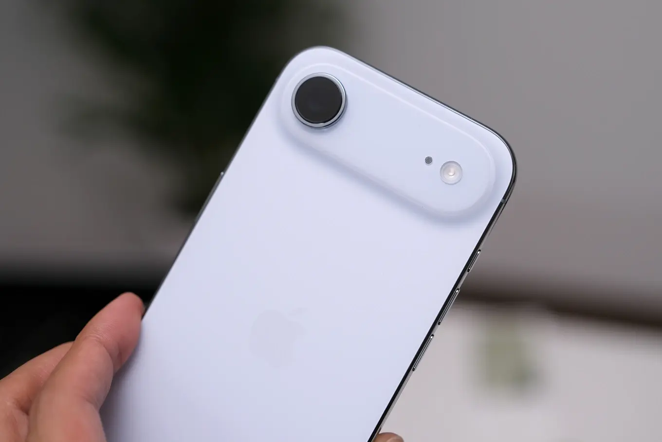 iPhone Air giảm giá kỷ lục tại thị trường Việt Nam và nghịch lý trong dải sản phẩm Apple