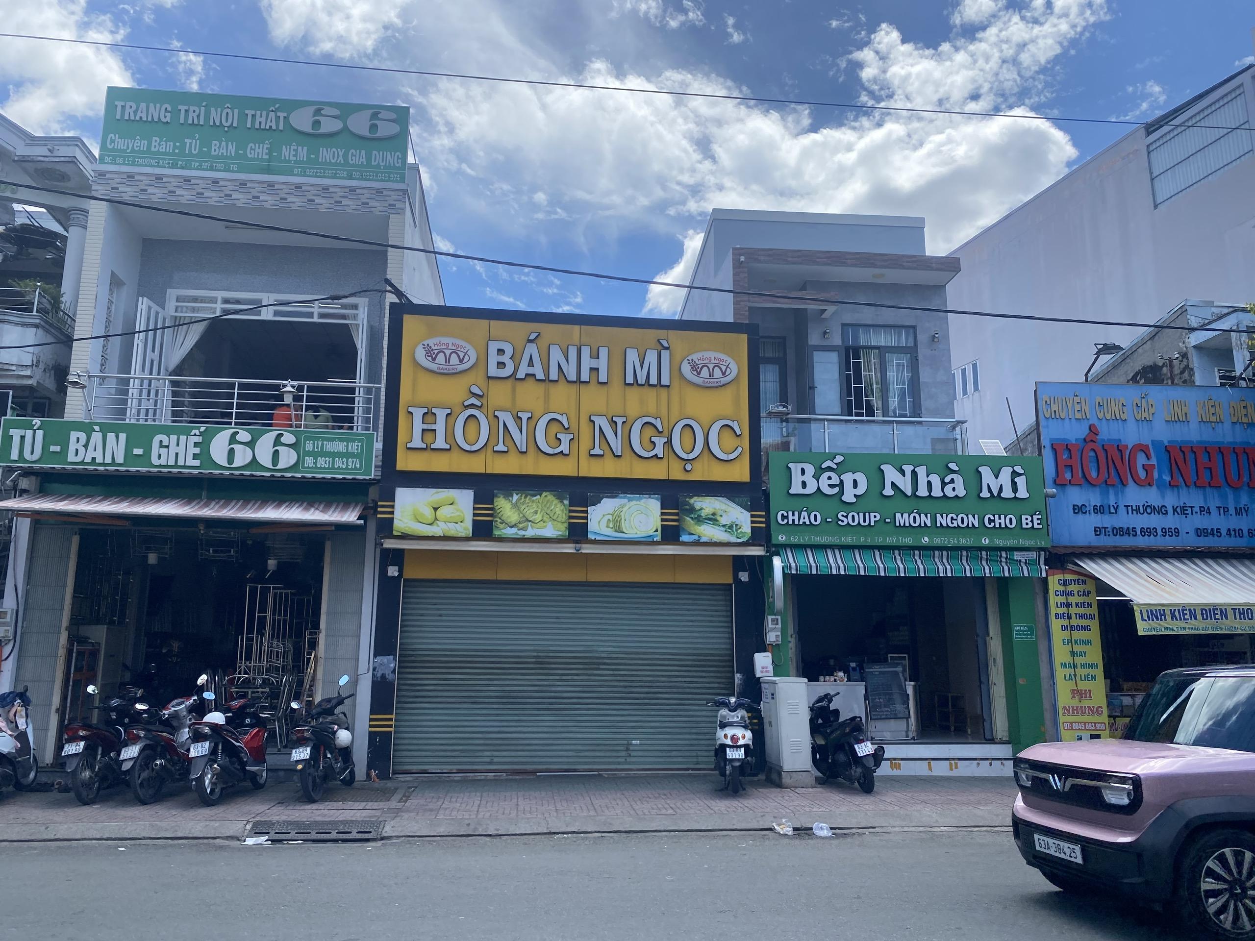 Hàng chục người nhập viện nghi ngộ độc sau khi ăn bánh mì Hồng Ngọc tại Đồng Tháp Hàng chục người nhập viện nghi ngộ độc sau khi ăn bánh mì Hồng Ngọc tại Đồng Tháp