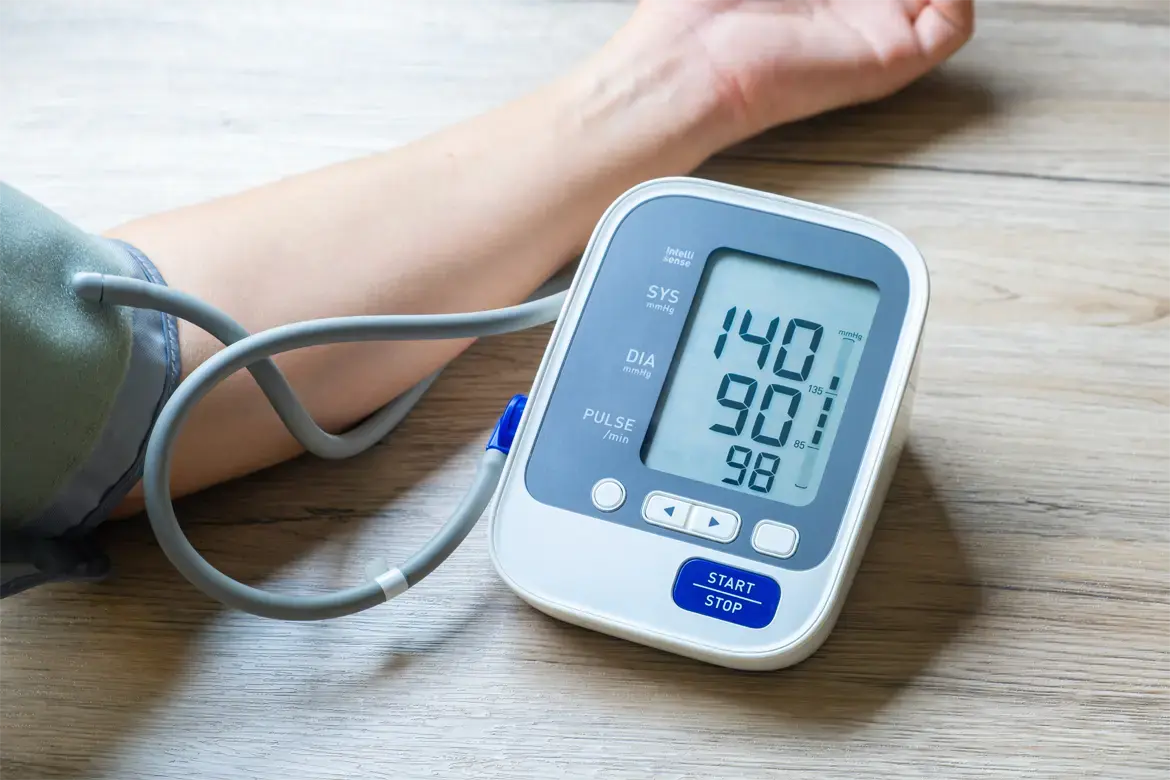 Theo dõi huyết áp tại nhà đúng chuẩn: tần suất, thời điểm và kỹ thuật Theo dõi huyết áp tại nhà đúng chuẩn: tần suất, thời điểm và kỹ thuật
