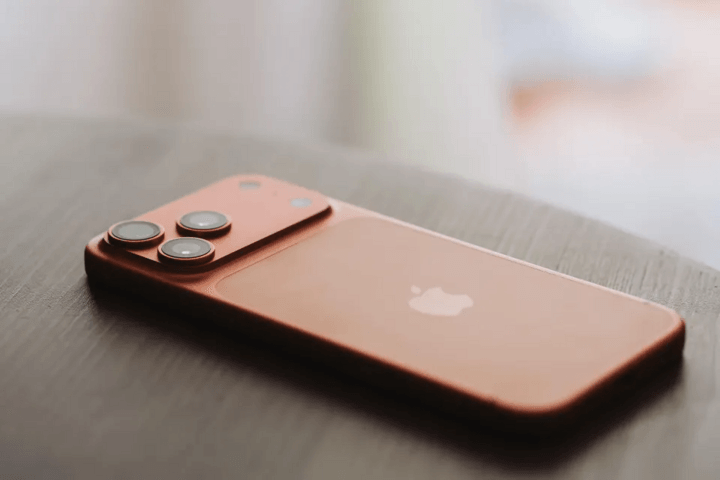 Tiết lộ dung lượng pin kỷ lục trên iPhone 18 Pro Max và chiến lược hiệu năng của Apple Tiết lộ dung lượng pin kỷ lục trên iPhone 18 Pro Max và chiến lược hiệu năng của Apple