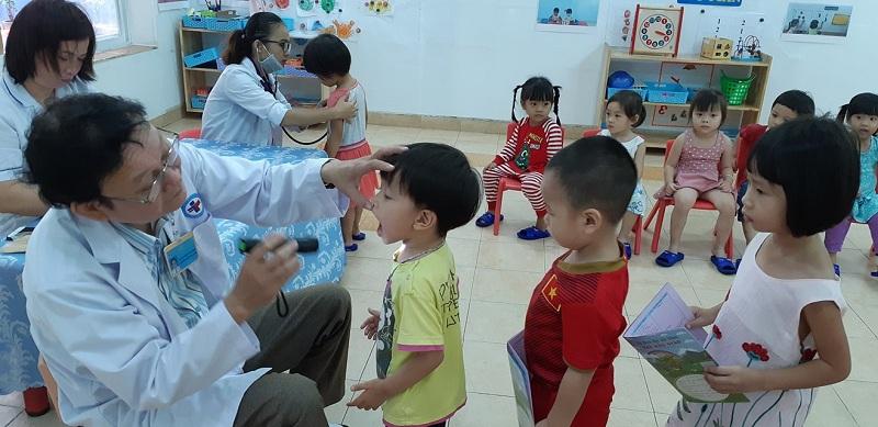 Bộ Y tế hướng dẫn sàng lọc nguy cơ tự kỷ cho trẻ dưới 6 tuổi khi khám định kỳ