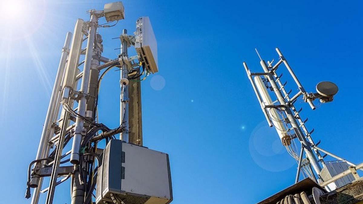 Đấu giá băng tần 900 MHz với giá khởi điểm hơn 1.056 tỷ đồng: Bước đi chiến lược tối ưu hóa hạ tầng số quốc gia Đấu giá băng tần 900 MHz với giá khởi điểm hơn 1.056 tỷ đồng: Bước đi chiến lược tối ưu hóa hạ tầng số quốc gia