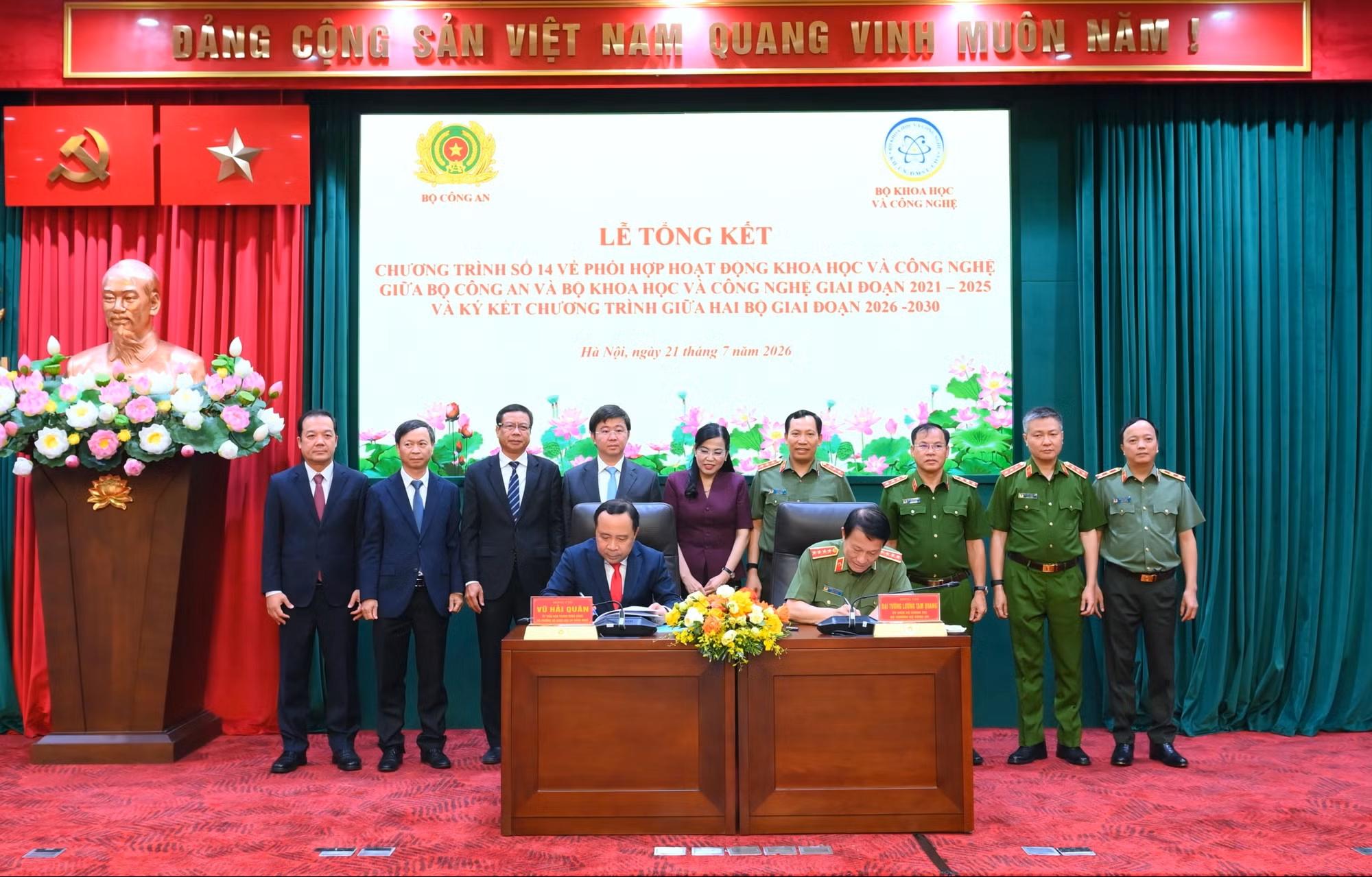 Bộ Công an và Bộ Khoa học và Công nghệ ký hợp tác giai đoạn 2026 - 2030