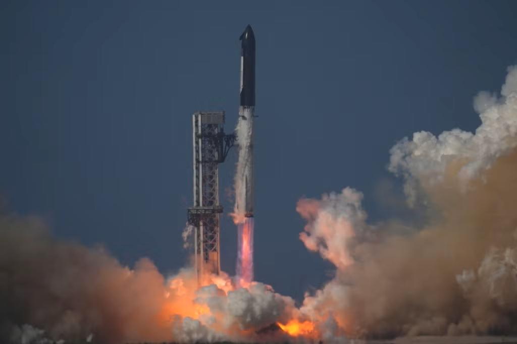 SpaceX phóng thành công siêu tên lửa Starship V3 trong chuyến bay thử thứ 13, mở bước ngoặt cho tham vọng chinh phục Mặt trăng và sao Hỏa