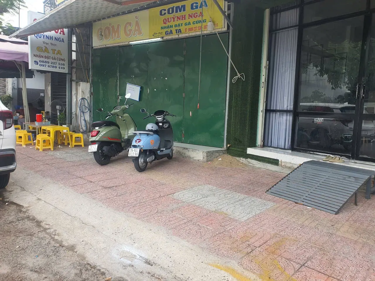 Xử phạt quán cơm gà Quỳnh Nga 10 triệu đồng sau vụ hàng chục người nghi ngộ độc Xử phạt quán cơm gà Quỳnh Nga 10 triệu đồng sau vụ hàng chục người nghi ngộ độc