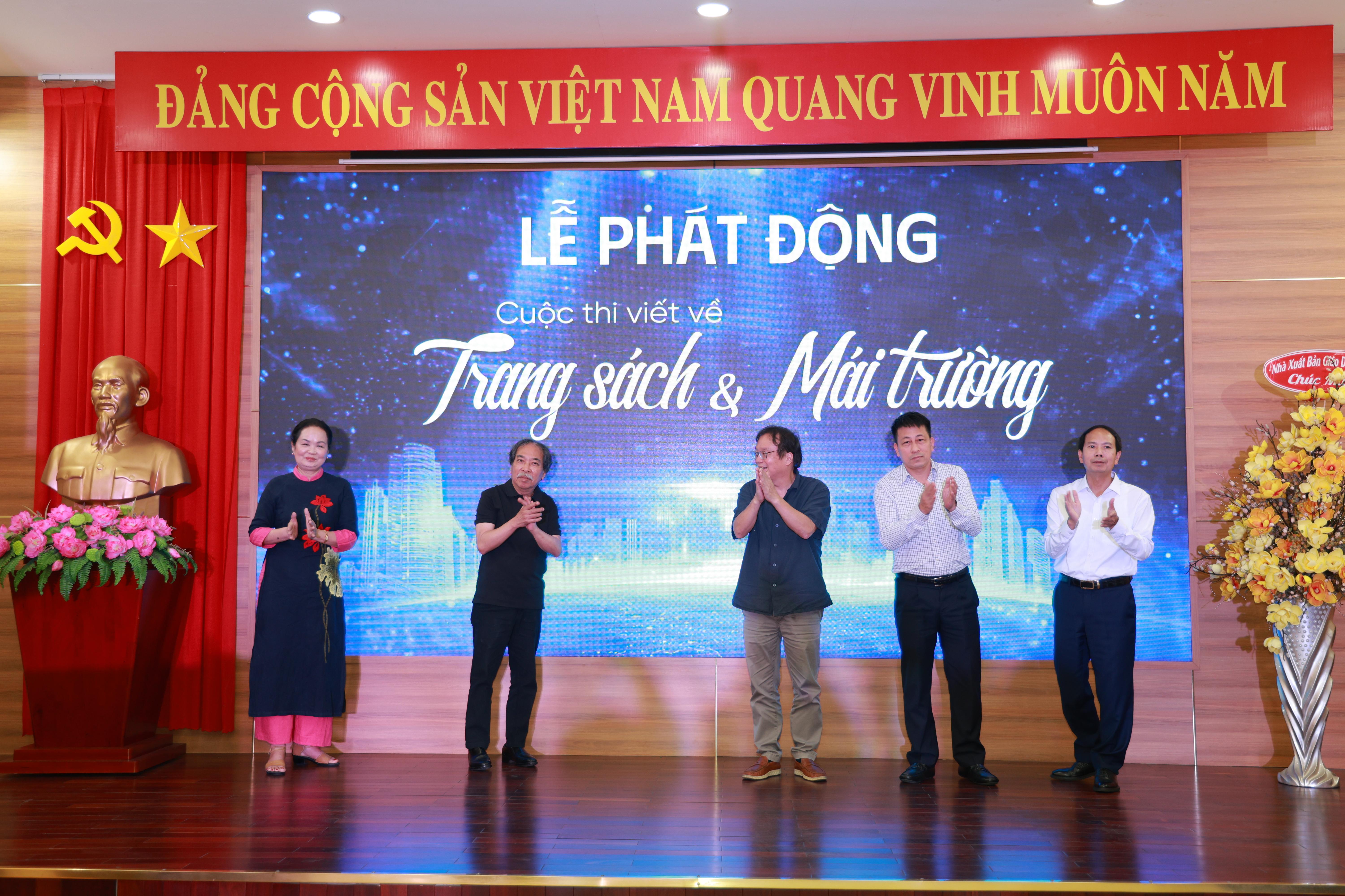 Phát động cuộc thi viết "Trang sách & mái trường" trên toàn quốc với giải thưởng lớn