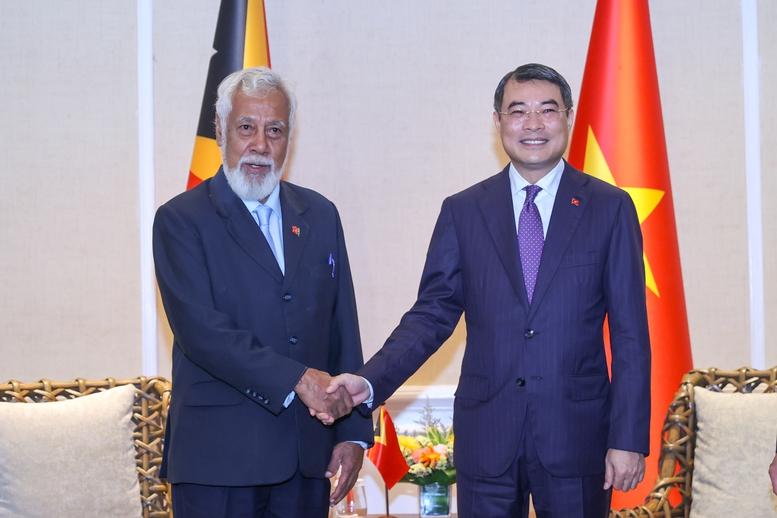 Thủ tướng Lê Minh Hưng gặp song phương Thủ tướng Timor-Leste tại Philippines