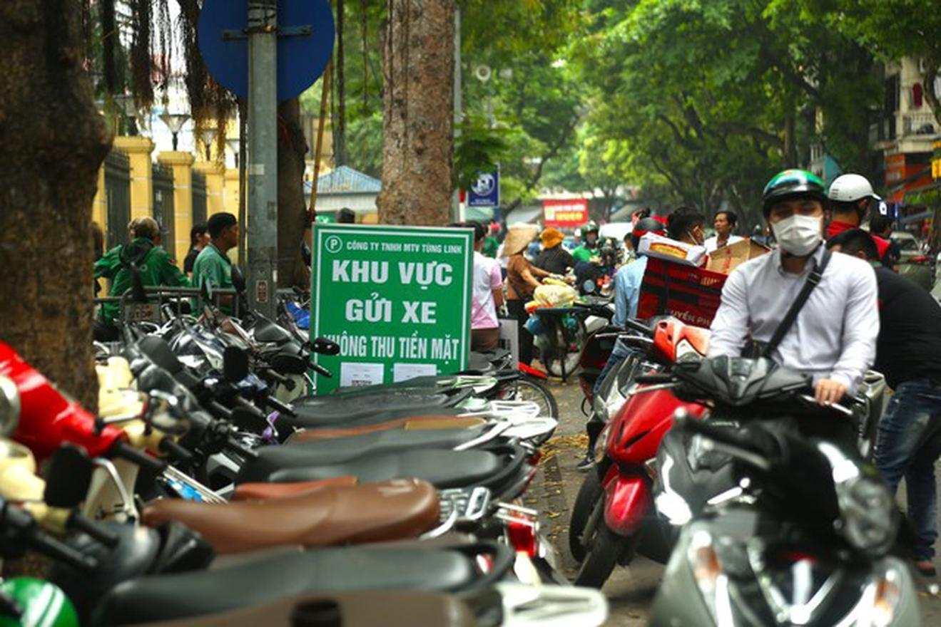 Hà Nội đề xuất tăng phí sử dụng lòng đường, vỉa hè, mức cao nhất 400.000 đồng/m2