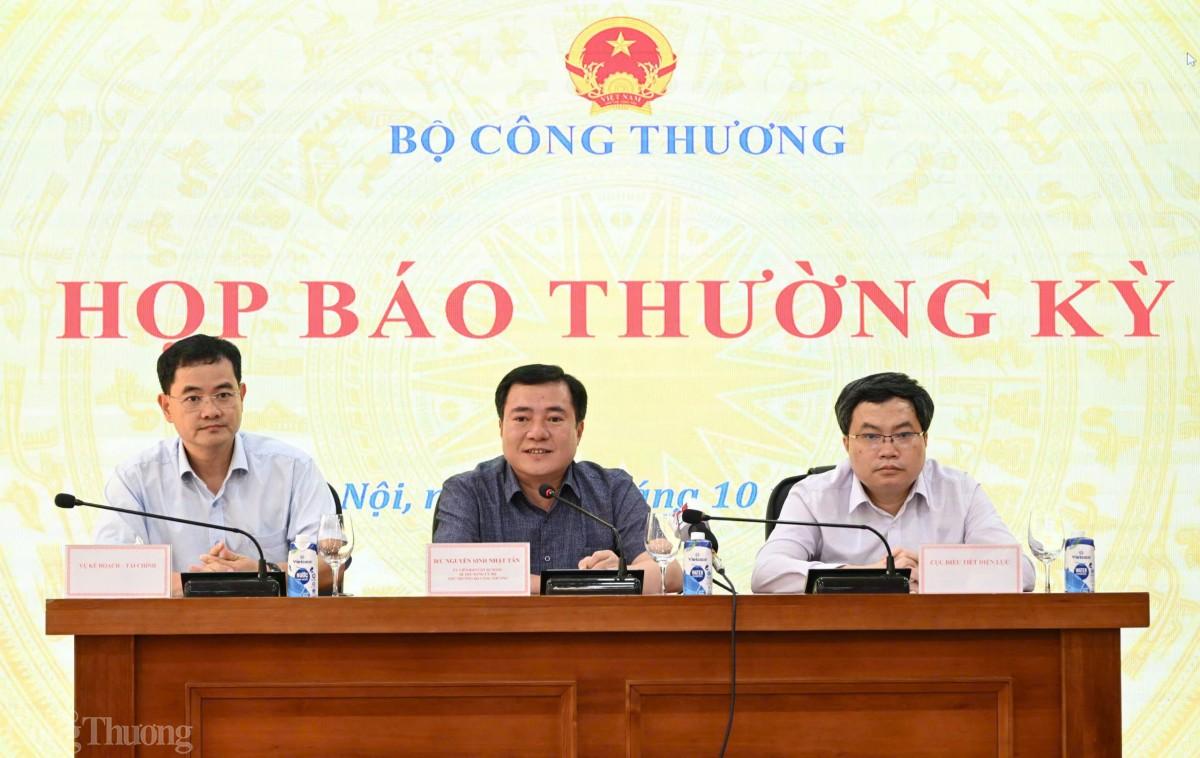 Nhập siêu hơn 16 tỷ USD sau nửa đầu năm, Bộ Công Thương khẳng định vẫn trong ngưỡng kiểm soát Nhập siêu hơn 16 tỷ USD sau nửa đầu năm, Bộ Công Thương khẳng định vẫn trong ngưỡng kiểm soát