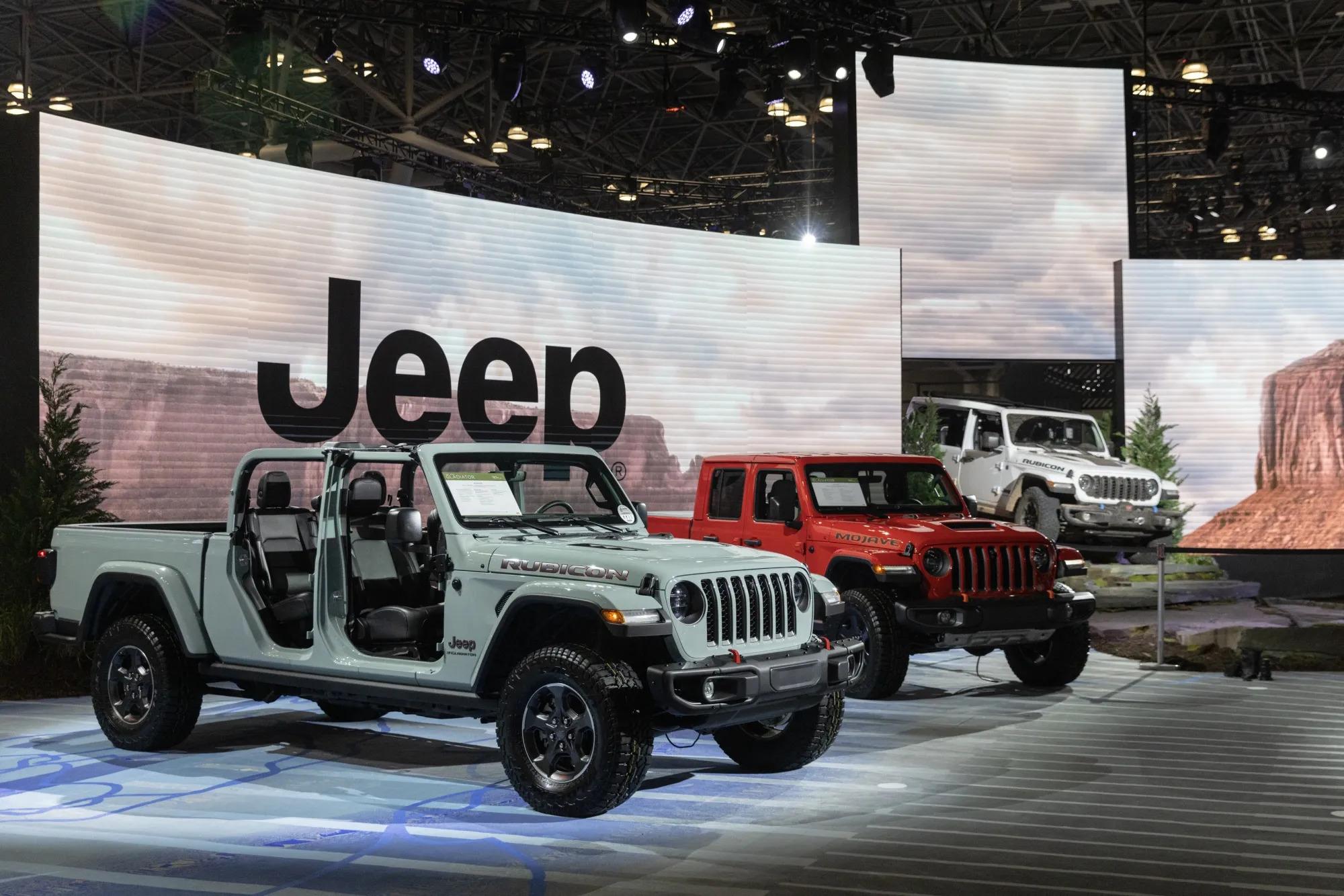 Hơn 1 triệu ô tô Jeep bị triệu hồi do nguy cơ cháy nổ ngay cả khi đã tắt máy