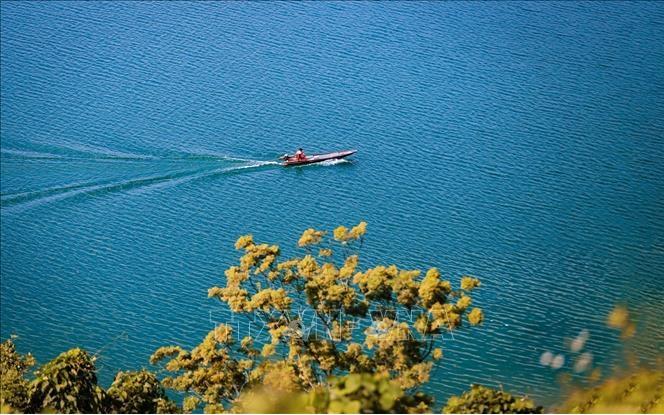 Hồ nước nhân tạo dài 230km lớn nhất Việt Nam, rộng gấp 16 lần hồ Tây, được ví như 'Hạ Long trên cạn' sẽ trở thành Khu du lịch Quốc gia Hồ nước nhân tạo dài 230km lớn nhất Việt Nam, rộng gấp 16 lần hồ Tây, được ví như 'Hạ Long trên cạn' sẽ trở thành Khu du lịch Quốc gia